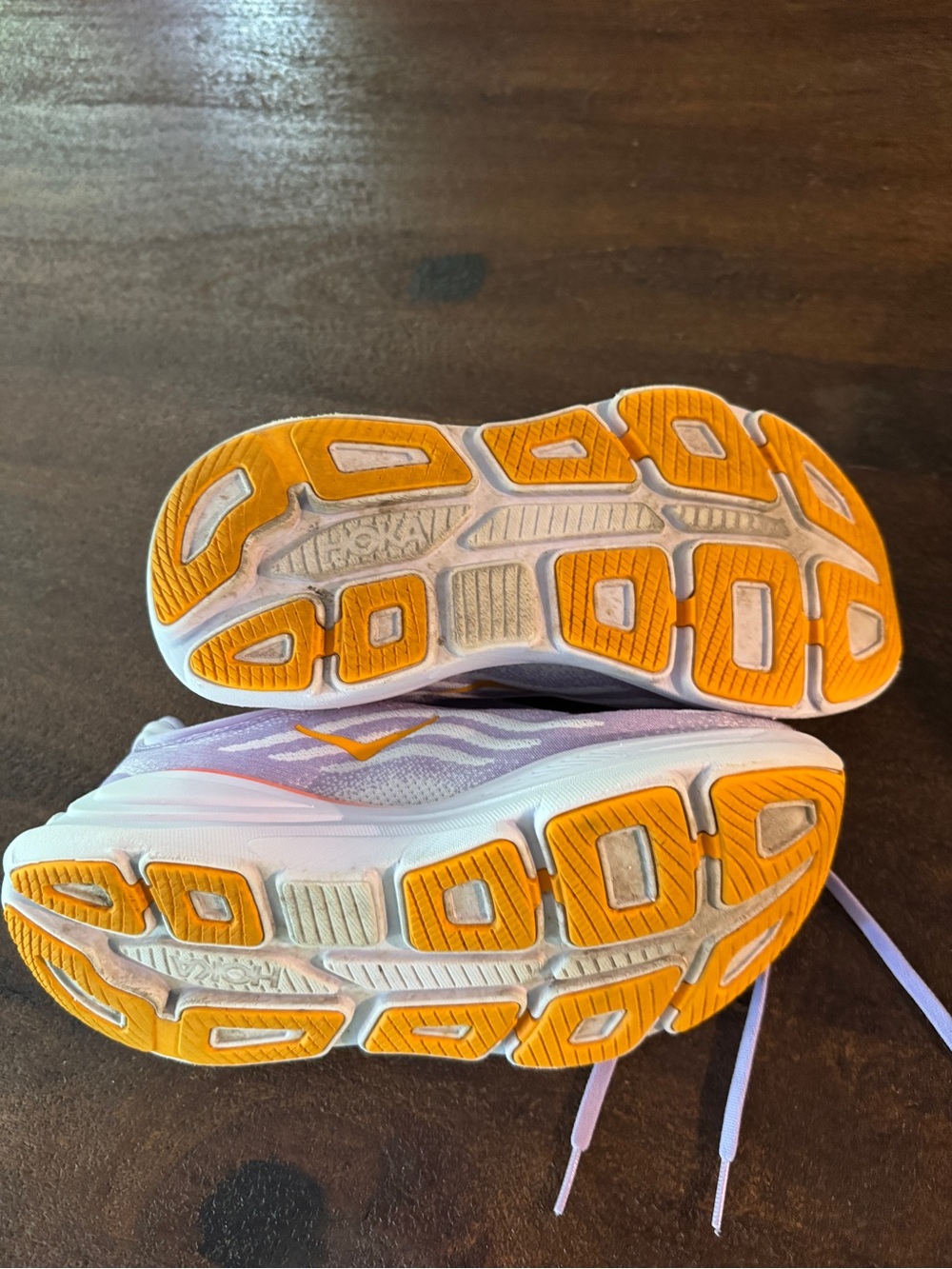 Lavender womens Hoka  Bondi athletic Shoes size 8.5 - Picture 4 of 4